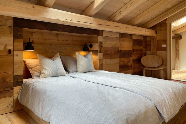 Casa Tie - slaapkamer 1 klein appartement met houten interieur